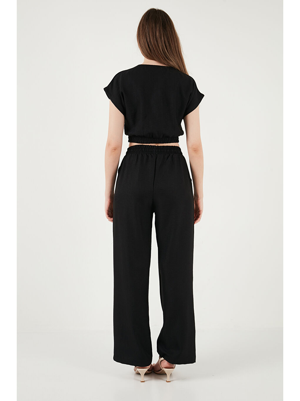 Siyah Regular Fit Kruvaze Yaka Düğme Detaylı Kadın Crop Takım 5866446-6