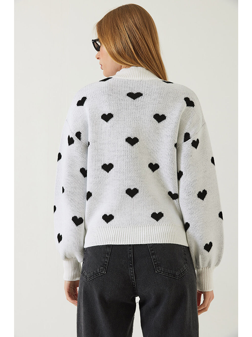 Beyaz Kadın Kalp Desenli Triko Kazak-5