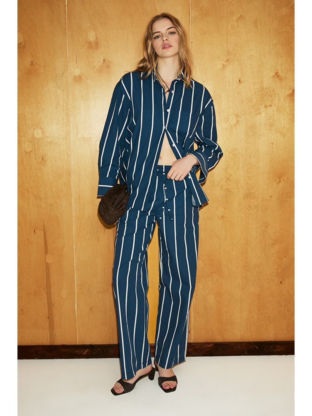 Mırel Kadın Oversize Fit %100 Organik Pamuklu Lacivert Gömlek-3
