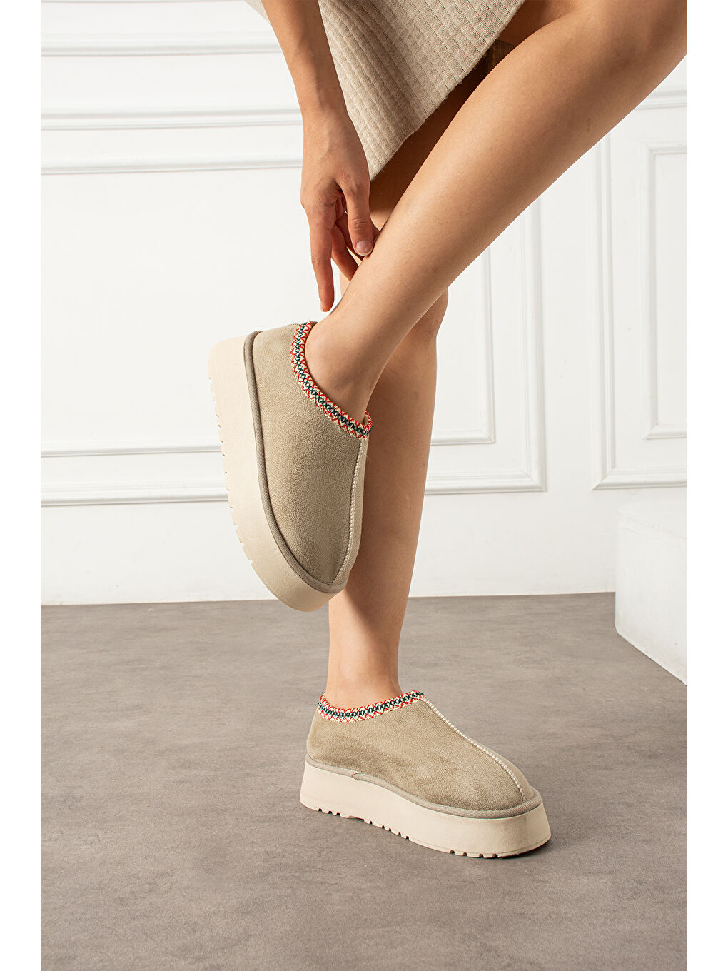 Bej Kadın Günlük Terlik Model Bot