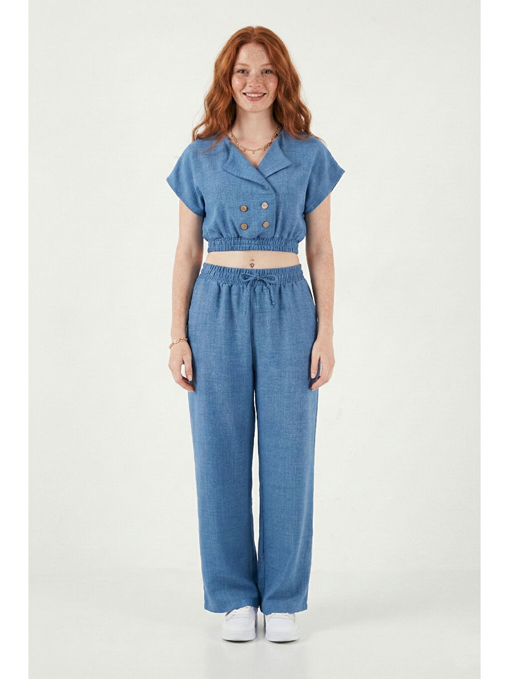 Mavi Regular Fit Kruvaze Yaka Düğme Detaylı Kadın Crop Takım 5866446-1