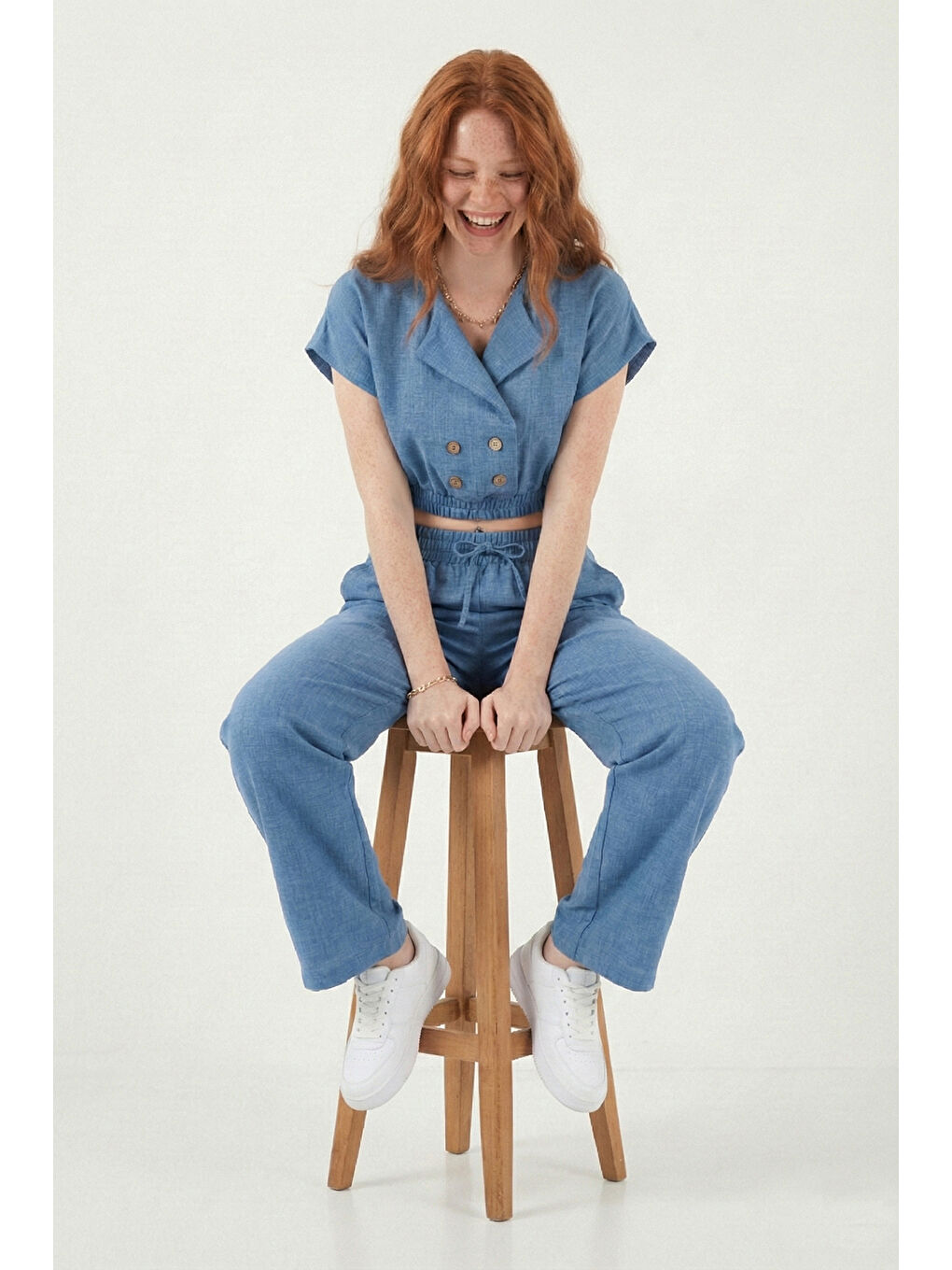 Mavi Regular Fit Kruvaze Yaka Düğme Detaylı Kadın Crop Takım 5866446-2