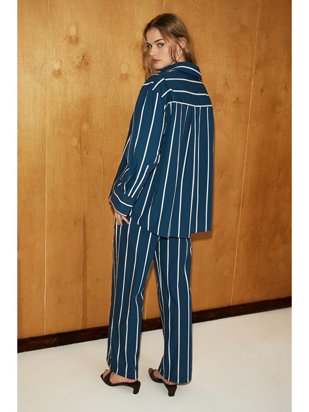 Mırel Kadın Oversize Fit %100 Organik Pamuklu Lacivert Gömlek-5