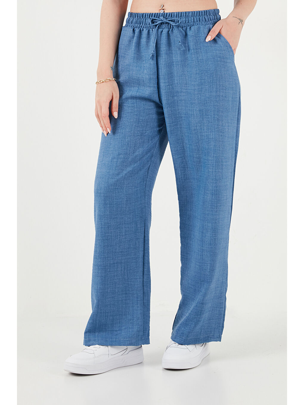 Mavi Regular Fit Kruvaze Yaka Düğme Detaylı Kadın Crop Takım 5866446-5