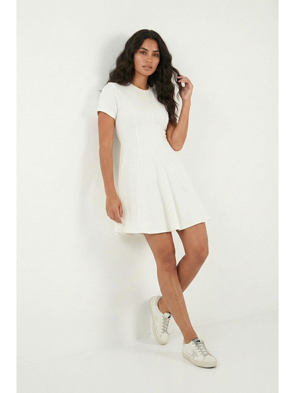 Ekru Regular Fit Bisiklet Yaka Pileli Kadın Mini Elbise 5866342-1