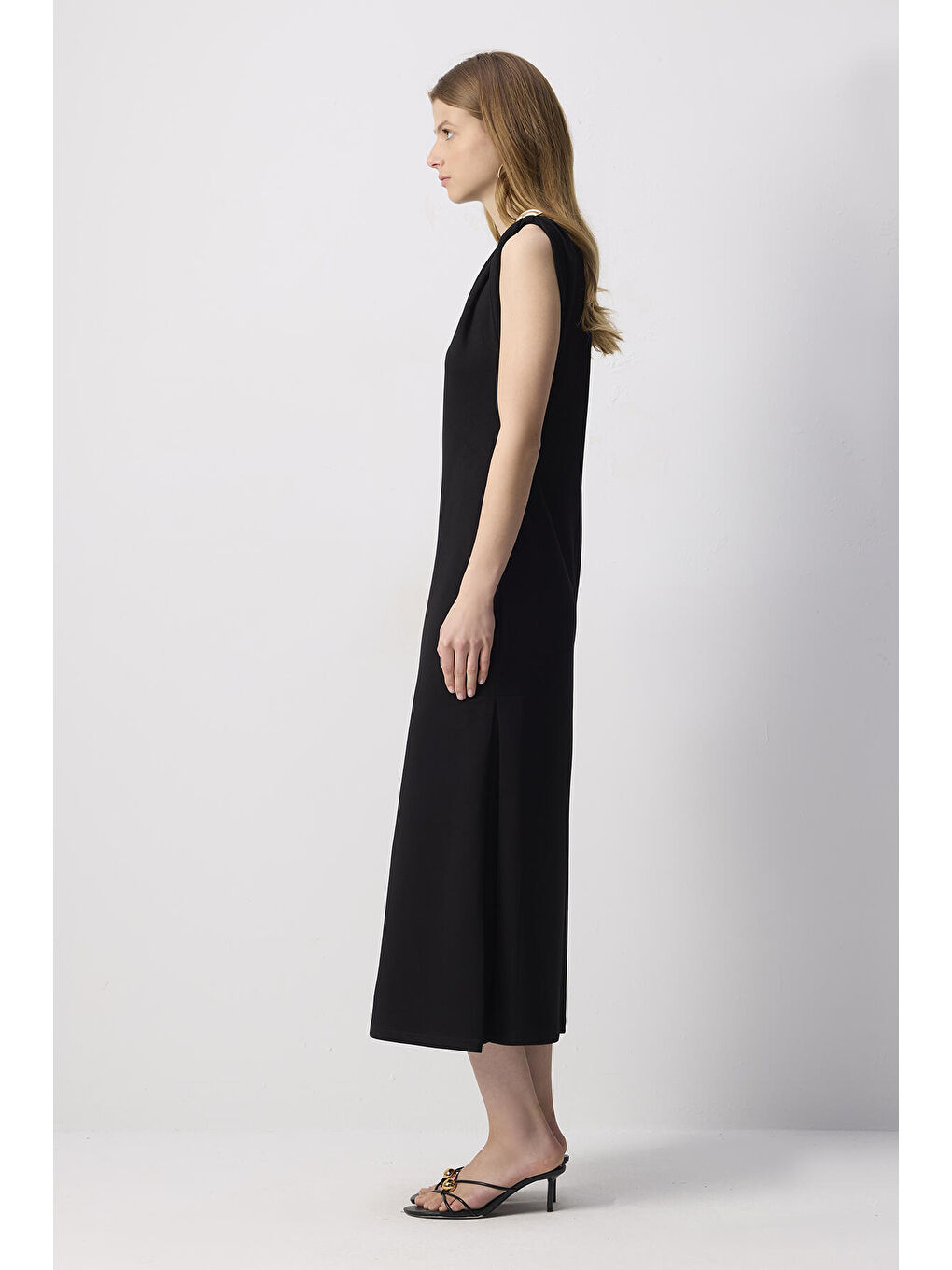 Siyah Metal Aksesuar Detaylı Elbise-2