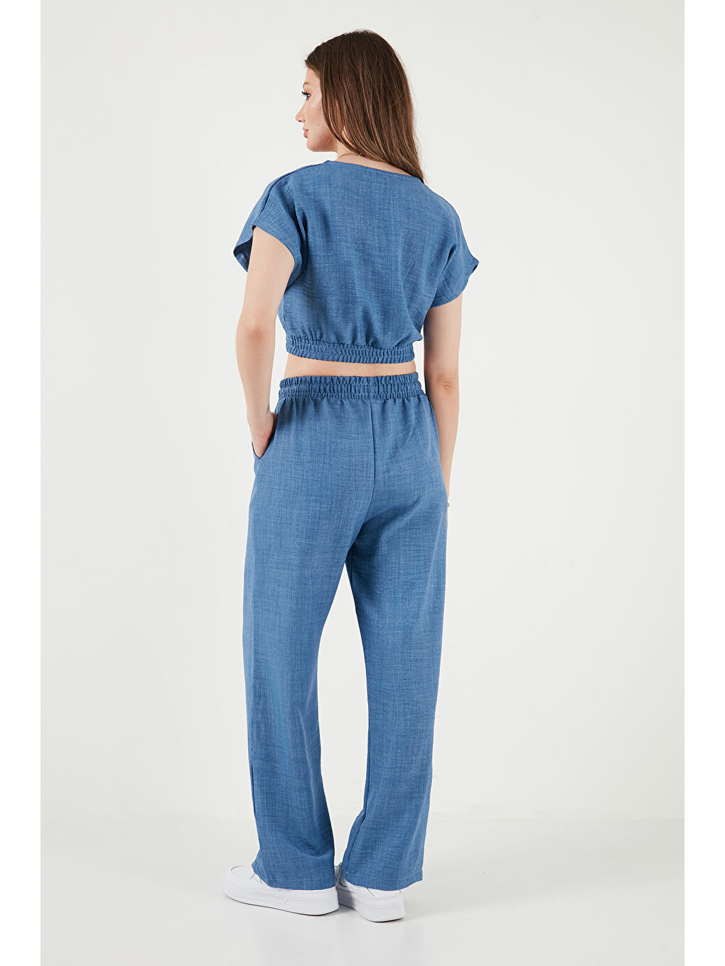 Mavi Regular Fit Kruvaze Yaka Düğme Detaylı Kadın Crop Takım 5866446-6