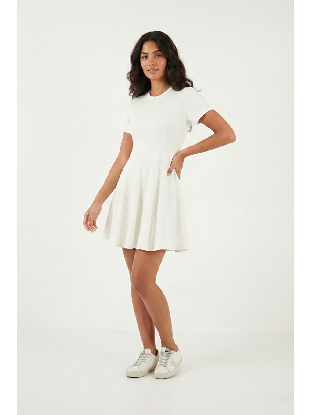 Ekru Regular Fit Bisiklet Yaka Pileli Kadın Mini Elbise 5866342-3