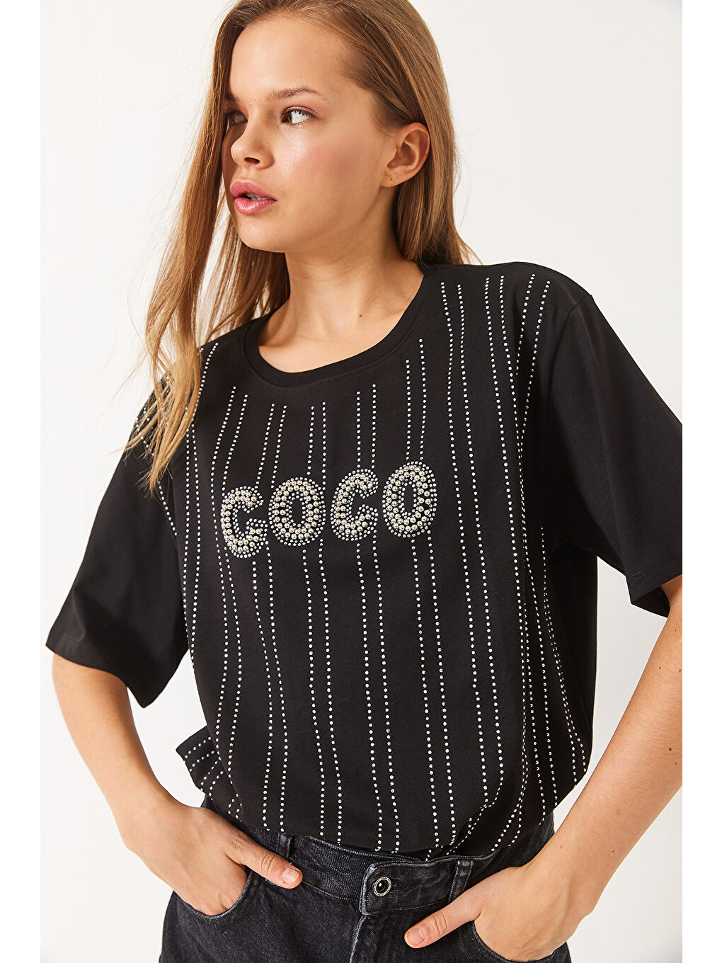 Siyah Kadın Bisiklet Yaka Kısa Kollu Taş Baskılı T-Shirt-1
