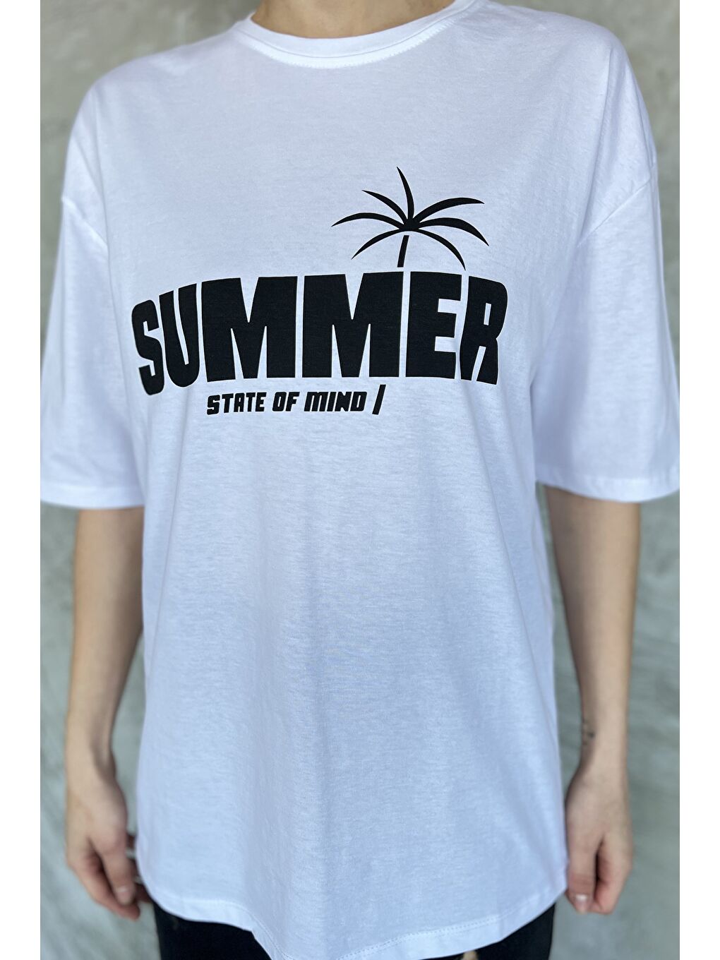 Beyaz Bisiklet Yaka Baskılı Kadın Tişört-3