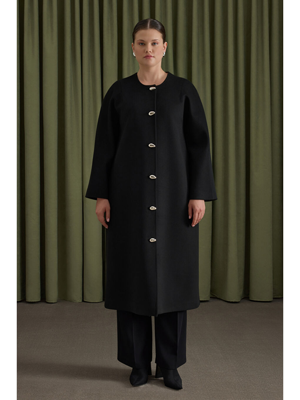 Siyah Sıfır Yaka Manto-2