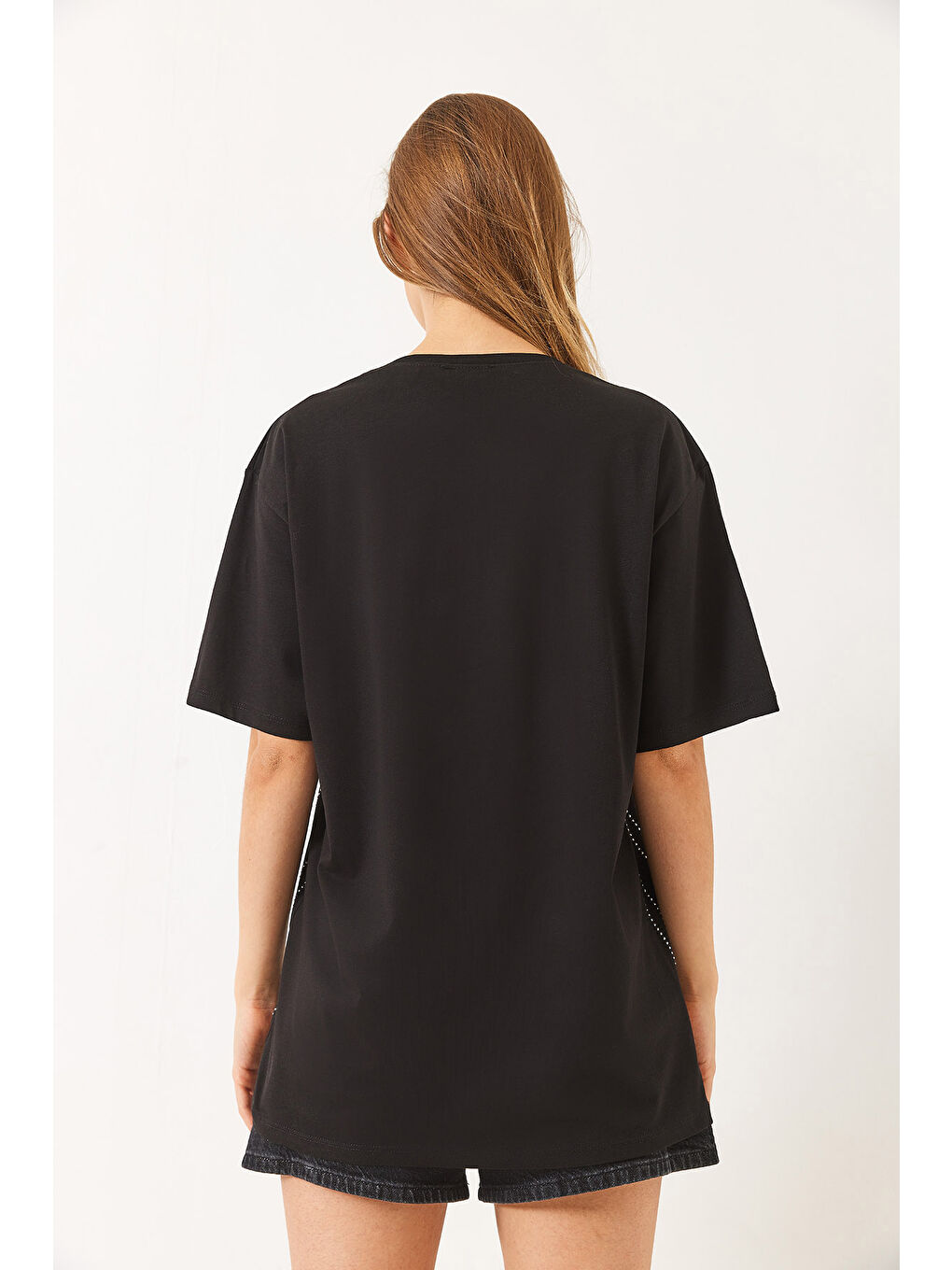 Siyah Kadın Bisiklet Yaka Kısa Kollu Taş Baskılı T-Shirt-5