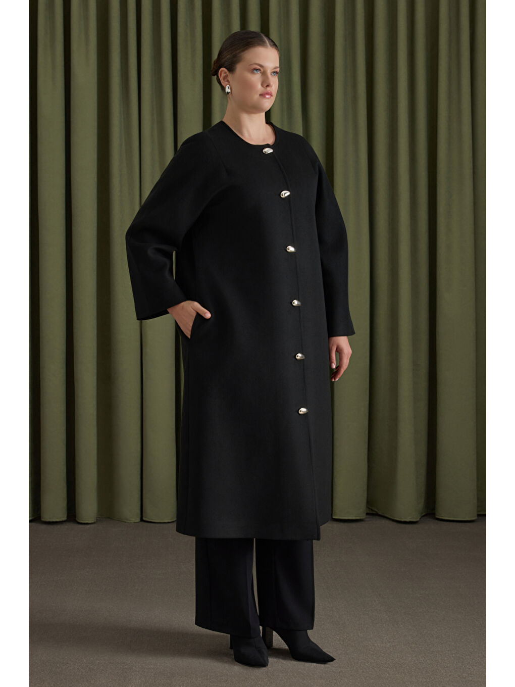 Siyah Sıfır Yaka Manto-3