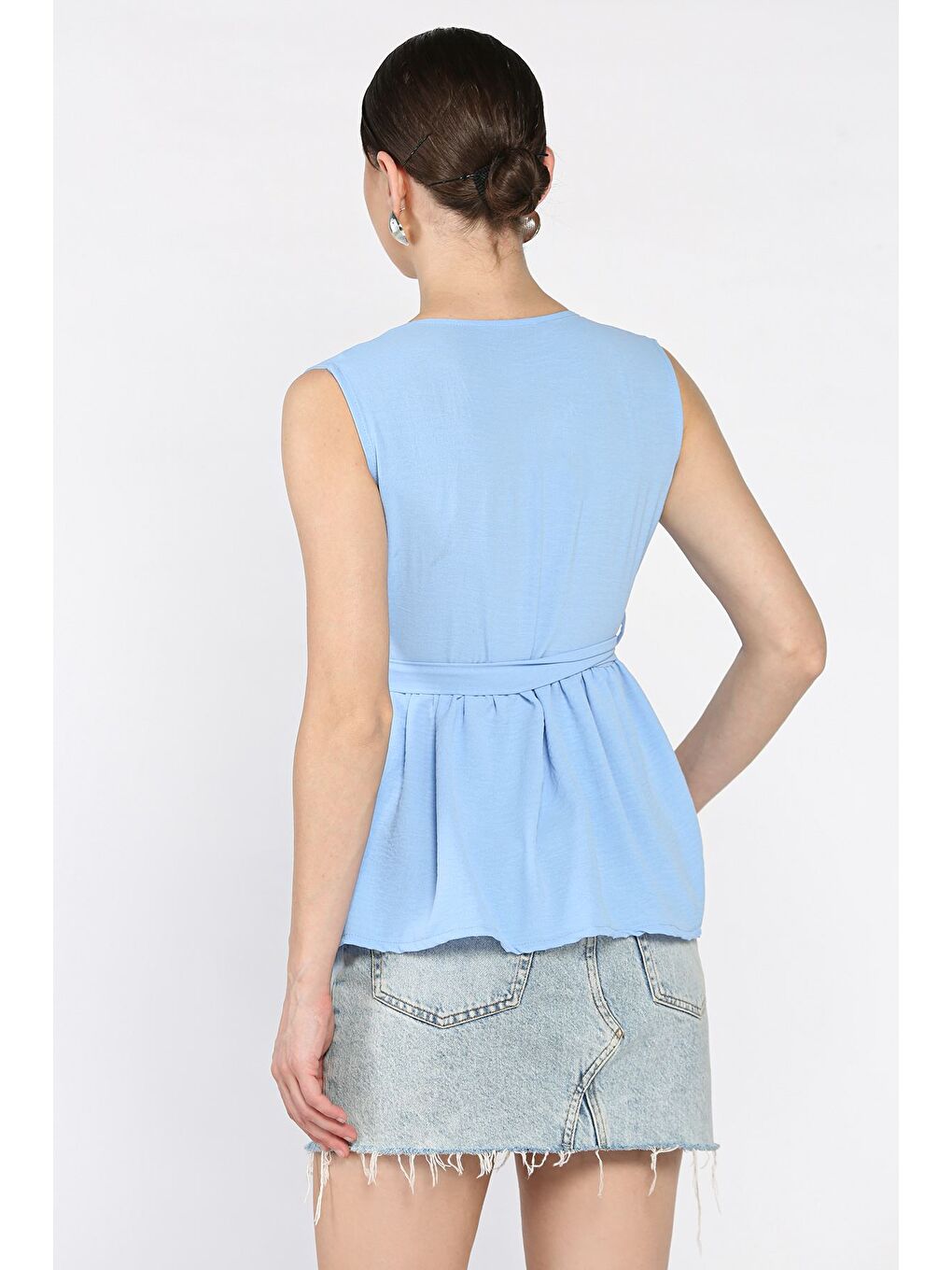 Mavi Kruvaze Yaka Bel Lastikli Sıfır Kol Kadın Bluz-2