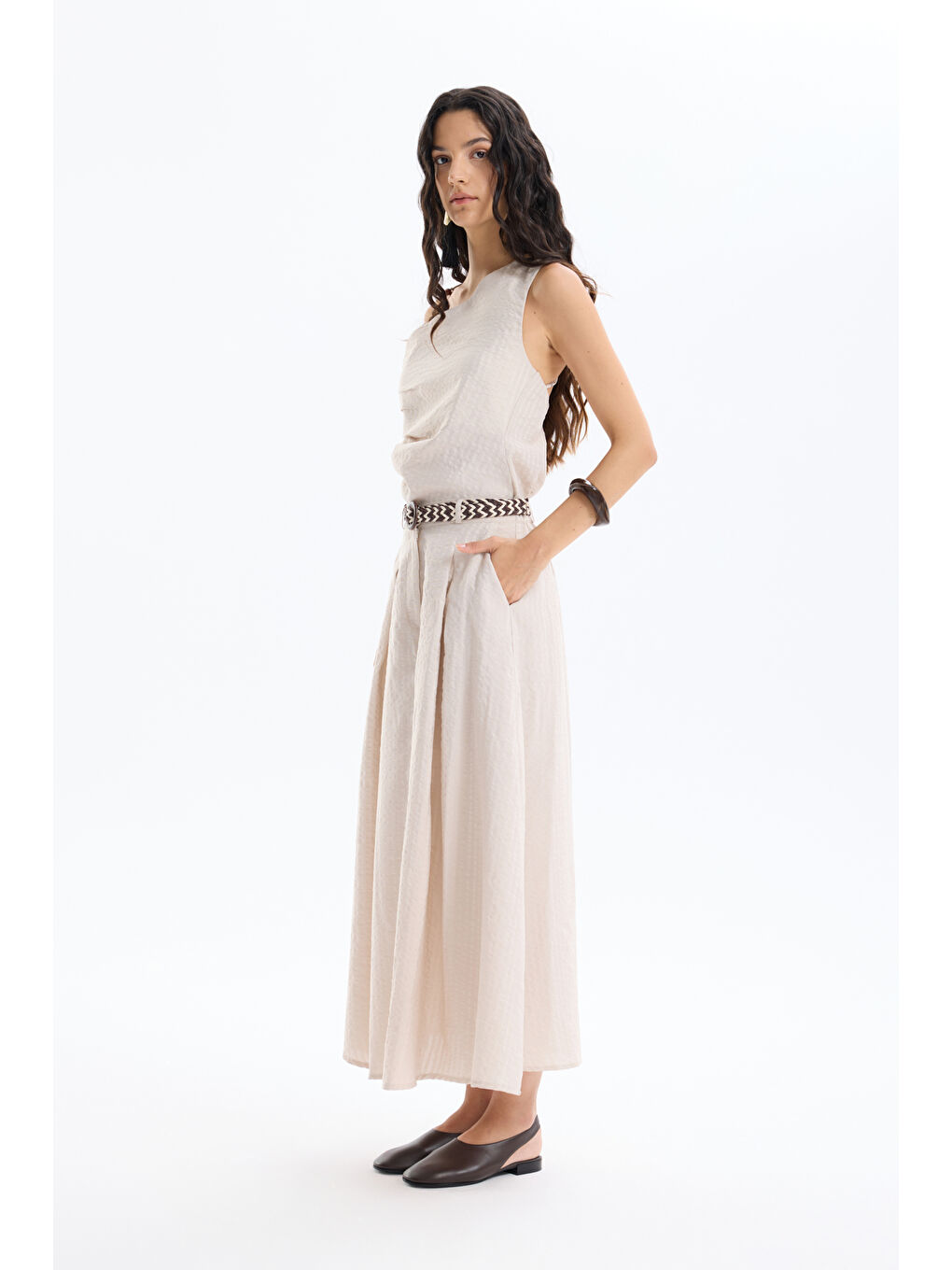 Kemer Aksesuarlı Pileli Midi Boy Etek Bej-2