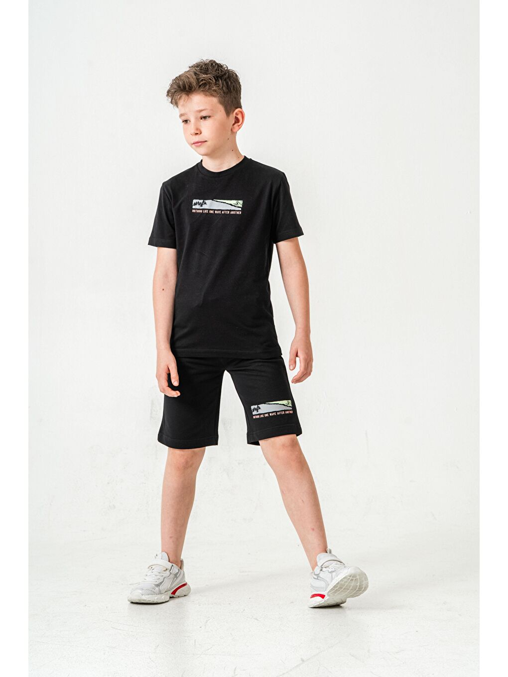 Siyah Nothing Like One Wave After Another Baskılı  Erkek Çocuk Şort - Tişört Takımı-1