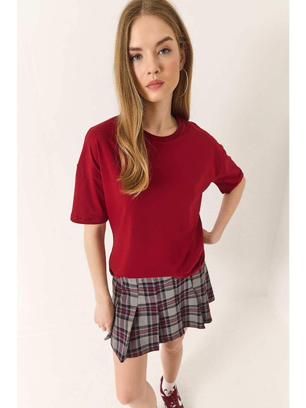 Bordo Kadın % Organik Pamuk Relaxed Fit Yırtmaçlı Yuvarlak Yakalı T-Shirt