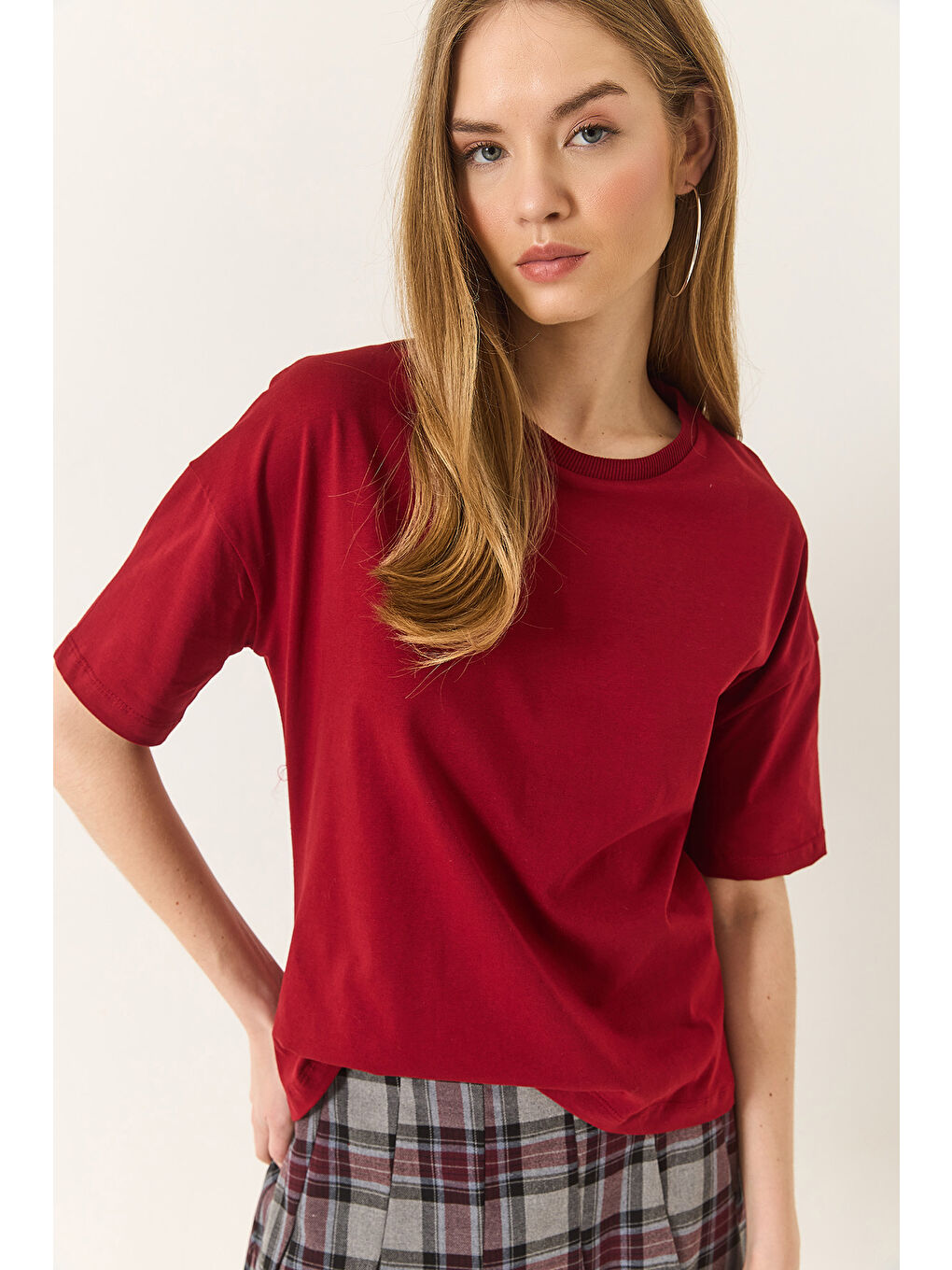 Bordo Kadın % Organik Pamuk Relaxed Fit Yırtmaçlı Yuvarlak Yakalı T-Shirt-4