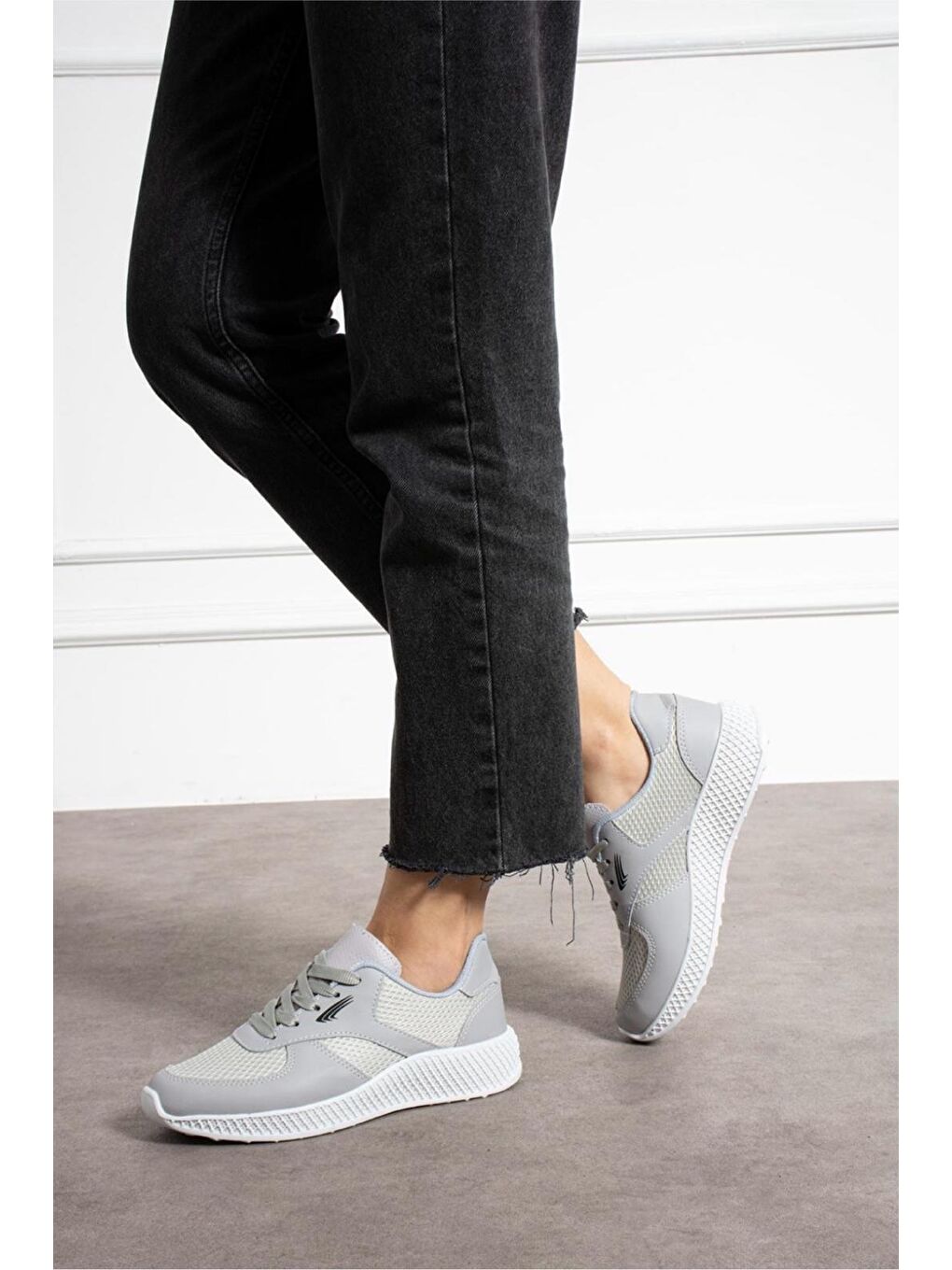 Gri Monica Kalın Taban Fileli Kadın Sneaker-1