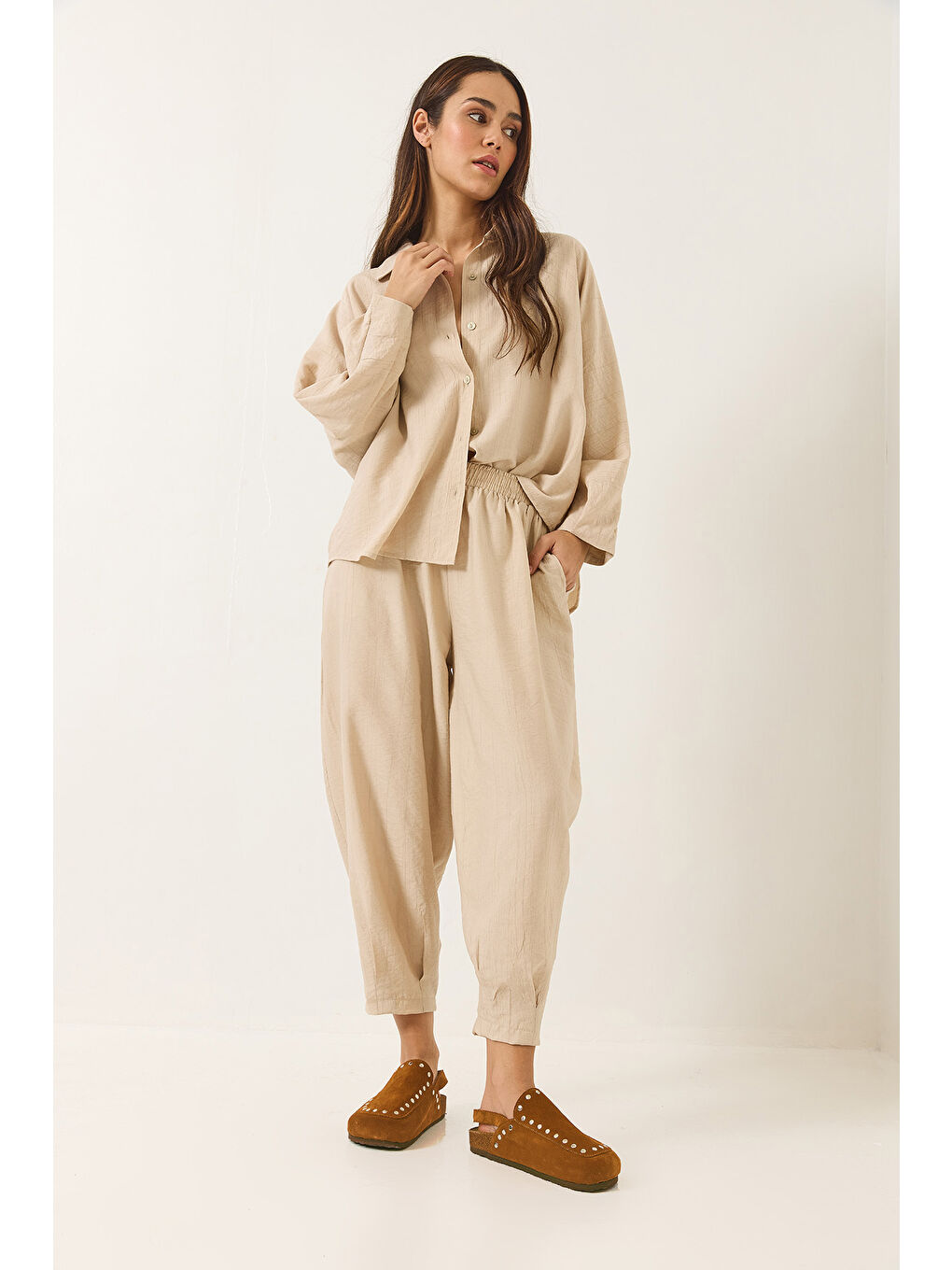 Bej Kadın Yarasa Kol Gömlek Şalvar Pantolonlu Eliza Alt-Üst Takım-1