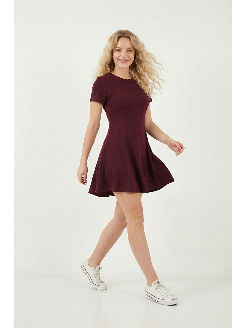 Bordo Regular Fit Bisiklet Yaka Pileli Kadın Mini Elbise 5866342-5