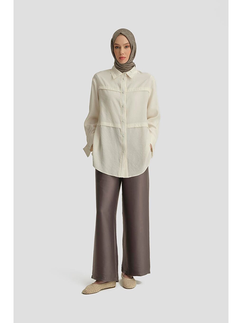 Kup Detaylı Saten Pantolon 25Y2815 Haki-1