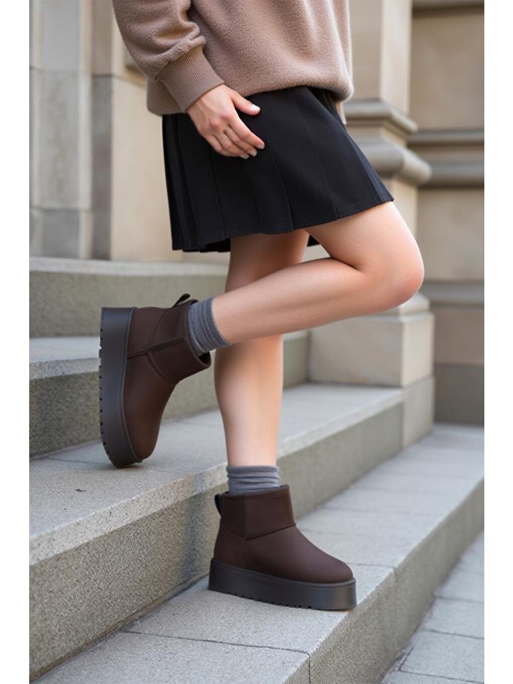 Kahverengi Snie C. Günlük Kadın Bot 2025-1