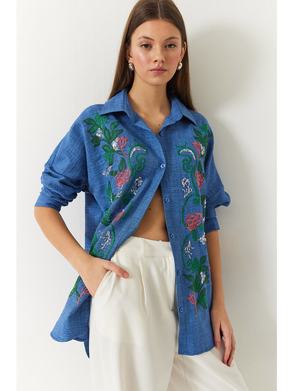 Mavi Kadın Nakışlı Sofya Keten Gömlek-4
