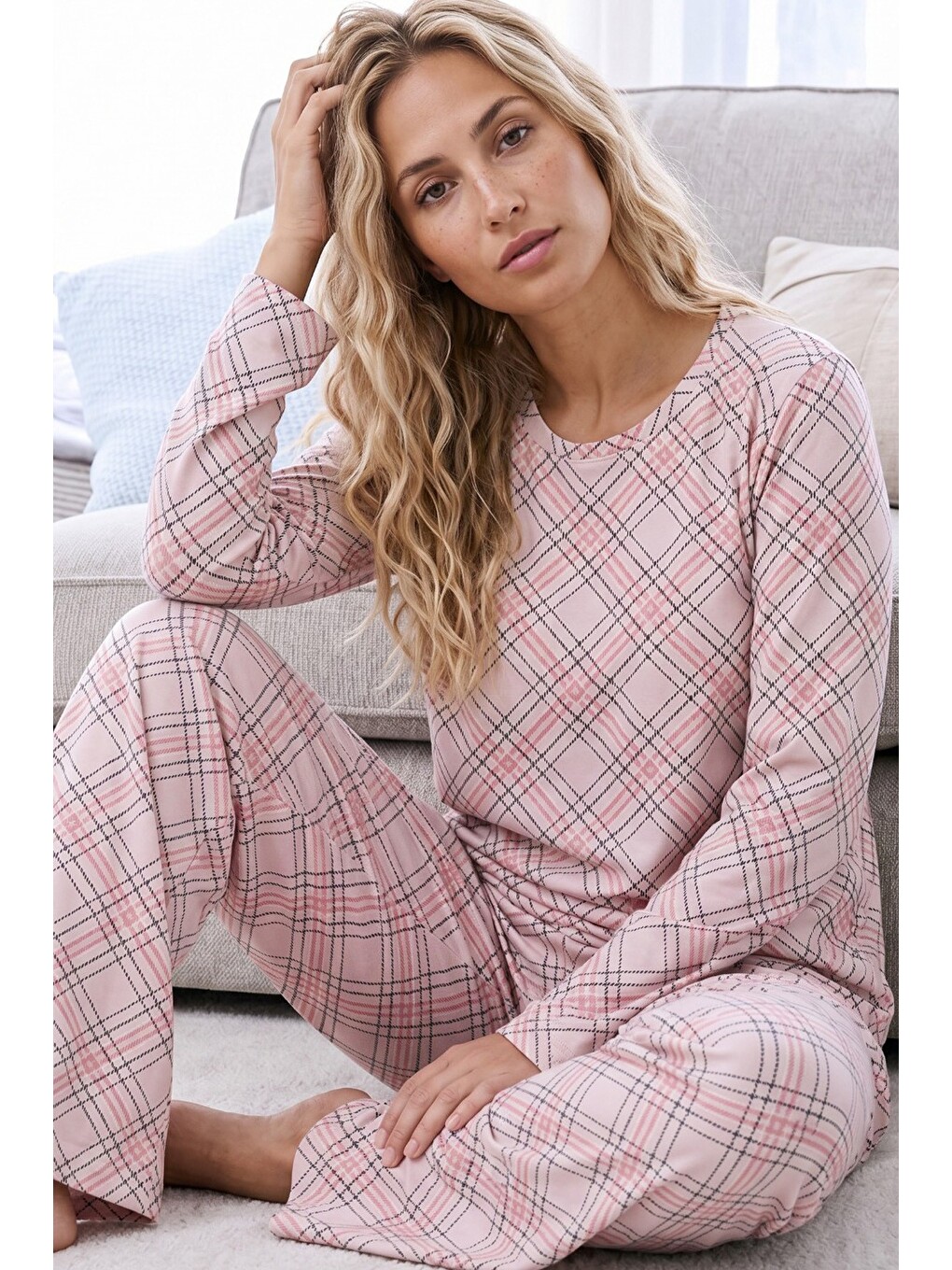 Pembe Ekose Desenli Termal Kumaşlı Ultra Soft Yumuşak Örme Pijama Takımı