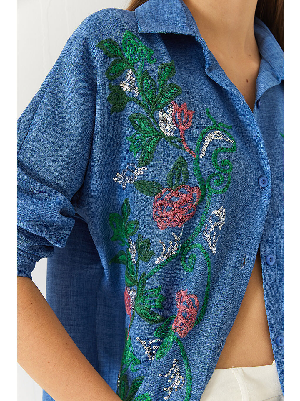 Mavi Kadın Nakışlı Sofya Keten Gömlek-5