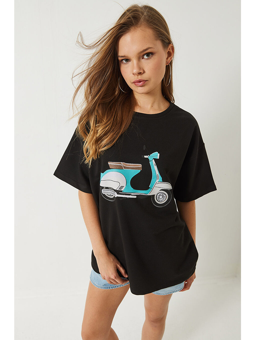Siyah Kadın Scooter Baskılı Kısa Kollu Bisiklet Yaka Regular T-Shirt-3