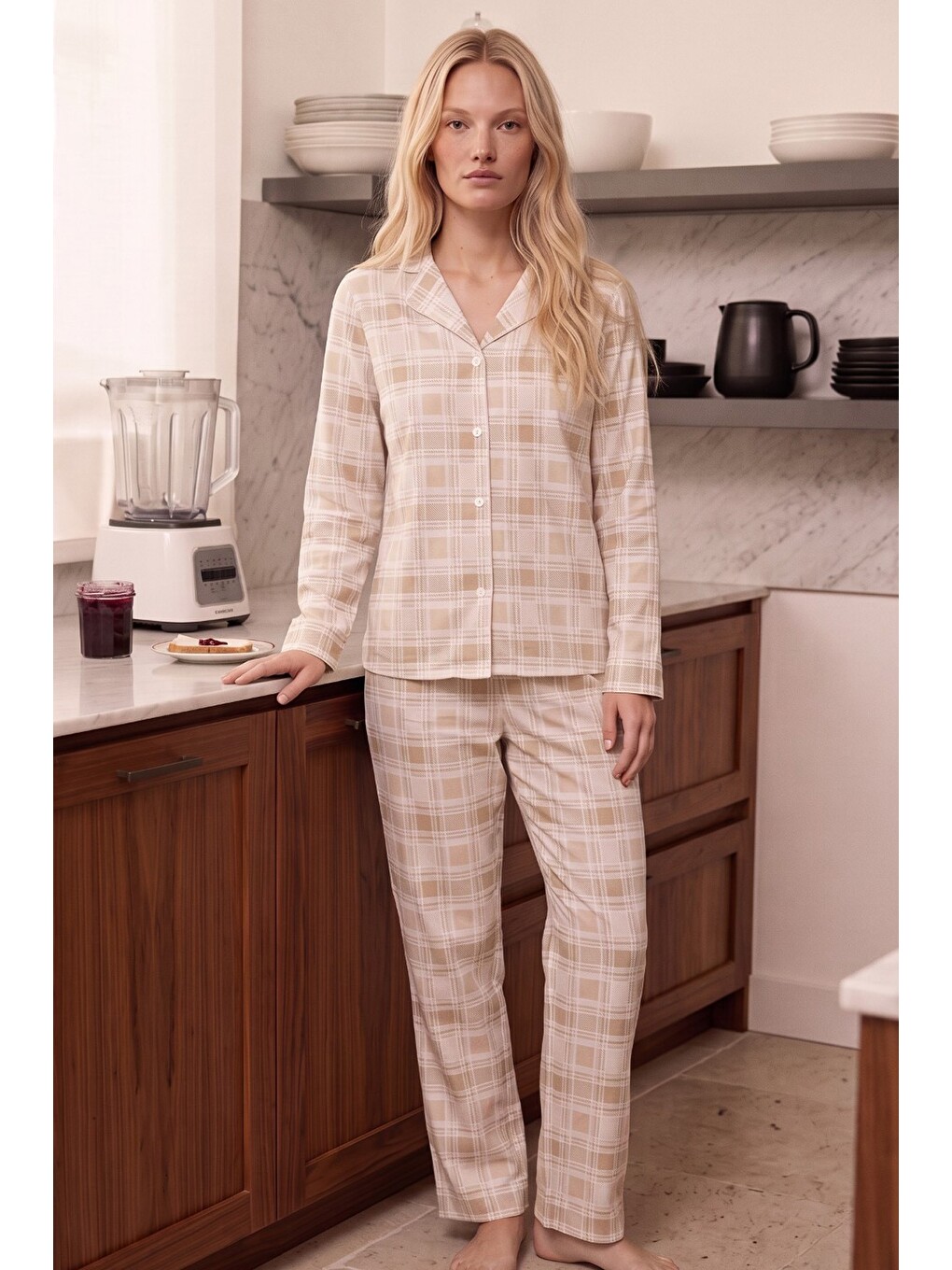Ekru Krem Ekose Desenli Termal Kumaşlı Ultra Soft Yumuşak Düğmeli Örme Pijama Takımı-1