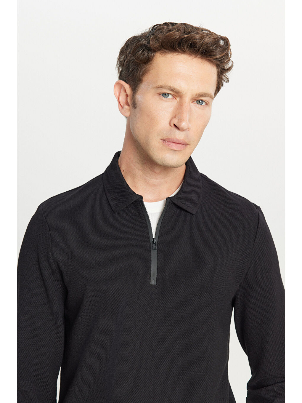 Erkek Siyah %100 Pamuk Slim Fit Dar Kesim Polo Yaka Uzun Kollu Tişört-3