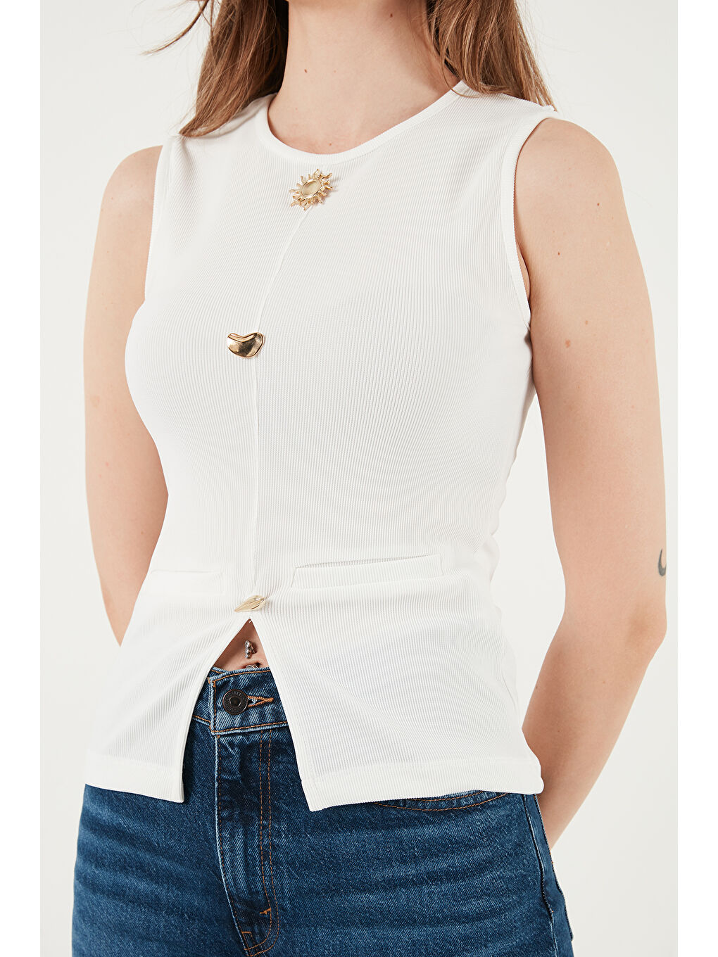 Ekru Fittted Fit Bisiklet Yaka Aksesuar Detaylı Kadın Bluz 5866475-5