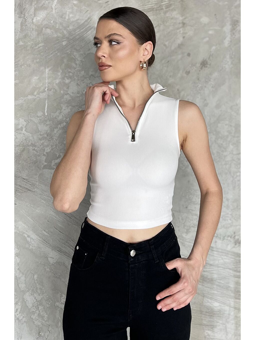 Beyaz Kadın Yarım Fermuarlı Fitilli Crop Top Bluz-1