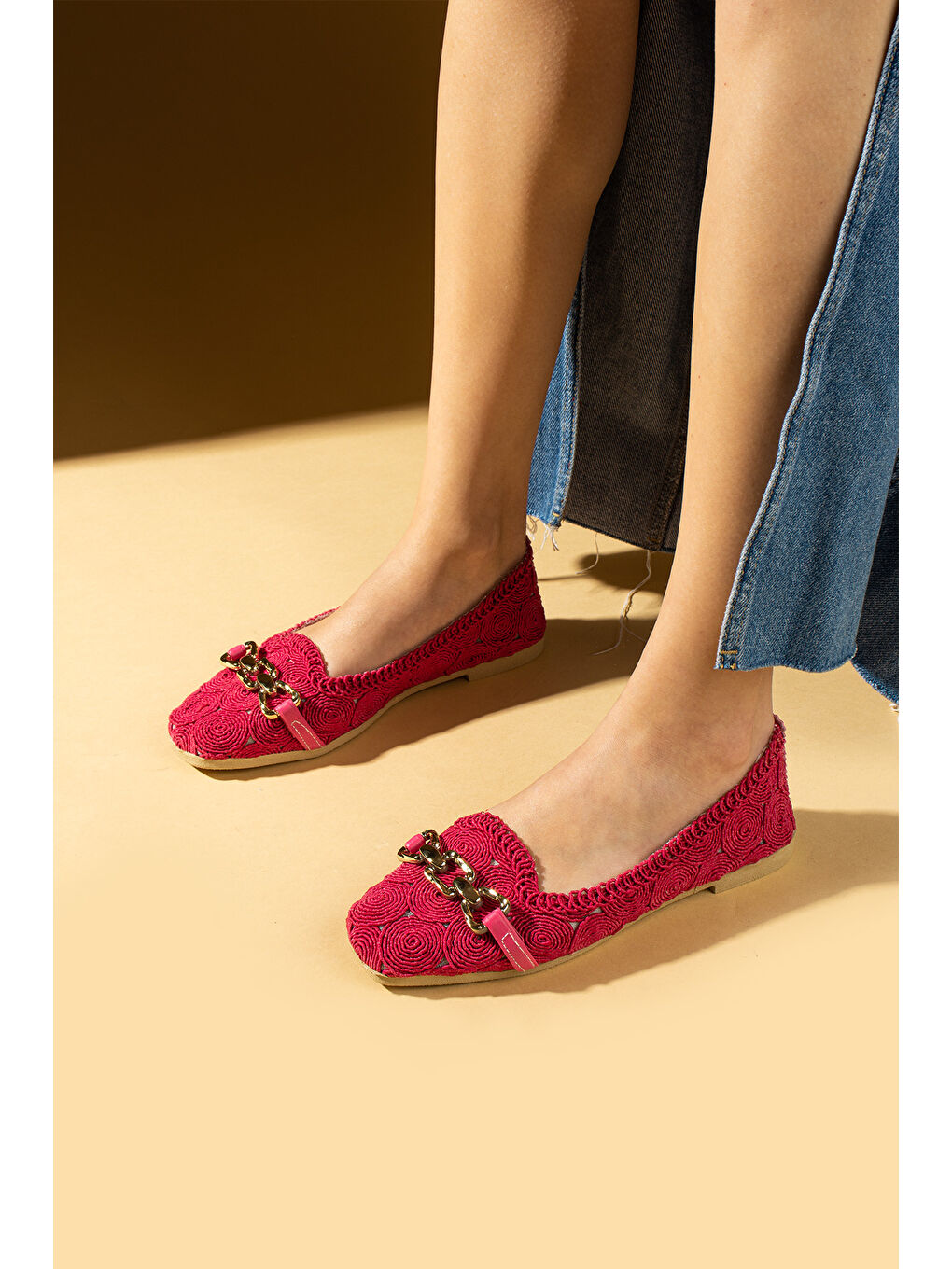 Fuşya Nakış İşlemeli Zincirli Kadın Babet 81-141-25