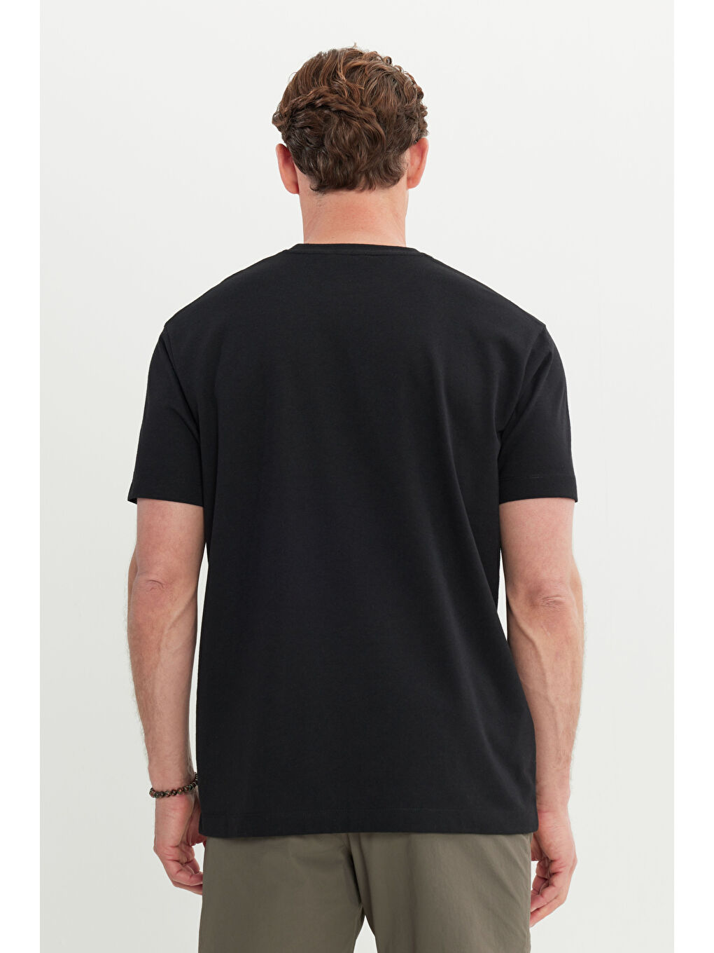 Erkek Siyah Pamuklu Modern Fit Rahat Kesim Bisiklet Yaka Tişört-4