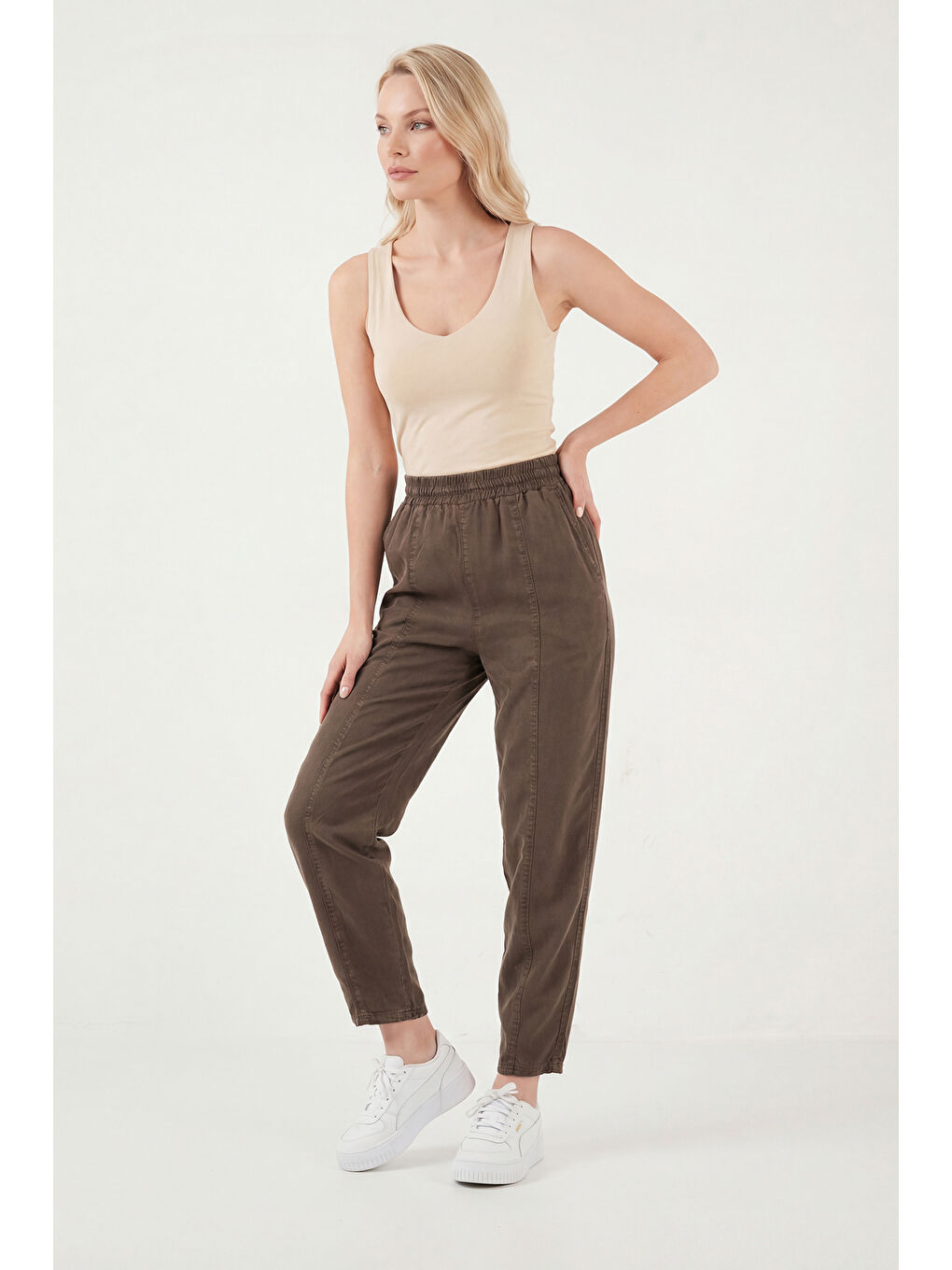 Kahverengi Relaxed Fit Yüksek Bel Daralan Paça Kadın Pantolon 668YP5456-2