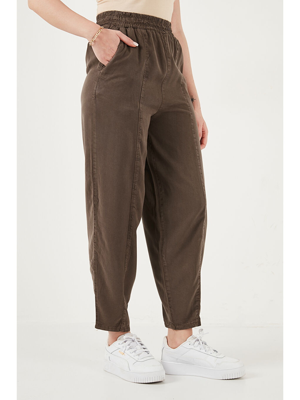 Kahverengi Relaxed Fit Yüksek Bel Daralan Paça Kadın Pantolon 668YP5456-3