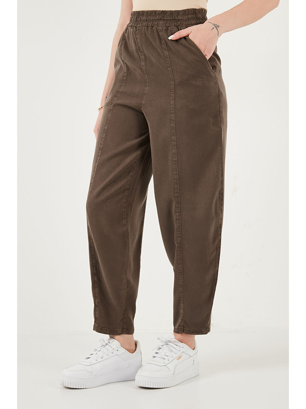 Kahverengi Relaxed Fit Yüksek Bel Daralan Paça Kadın Pantolon 668YP5456-4