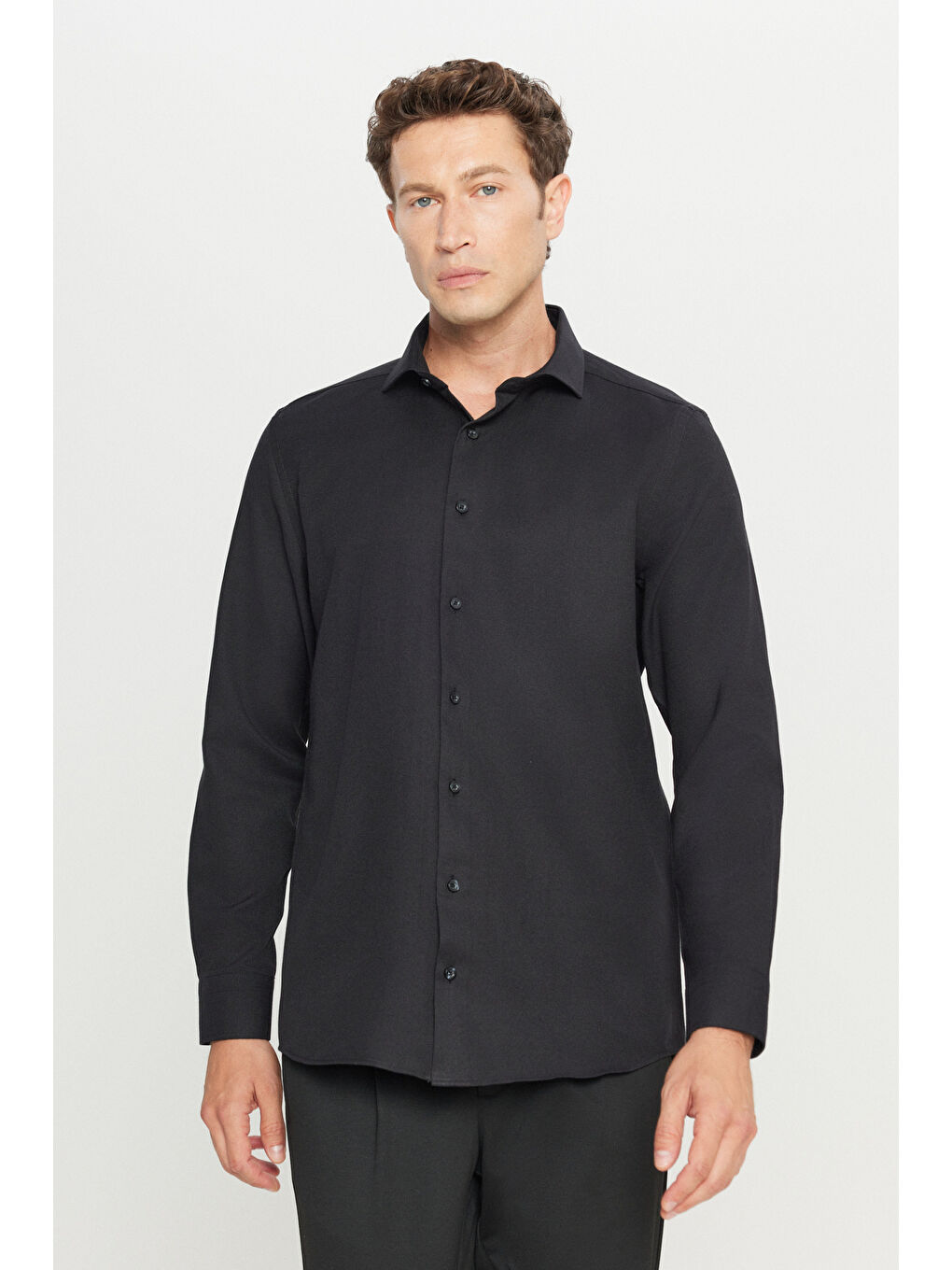 Erkek Siyah Tailored Slim Fit Dar Kesim Küçük İtalyan Yaka Armürlü Oxford Gömlek-2