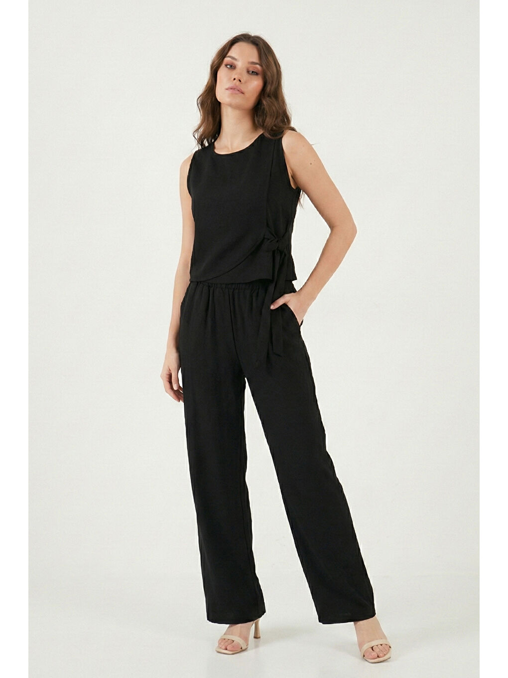 Siyah Regular Fit Bağlama Detaylı Bisiklet Yaka Kadın Takım 5866466-3