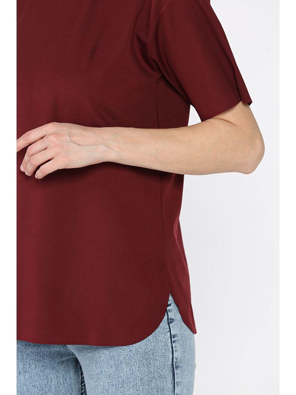 Bordo Bisiklet Yaka Yan Yırtmaçlı Kadın Tişört-3