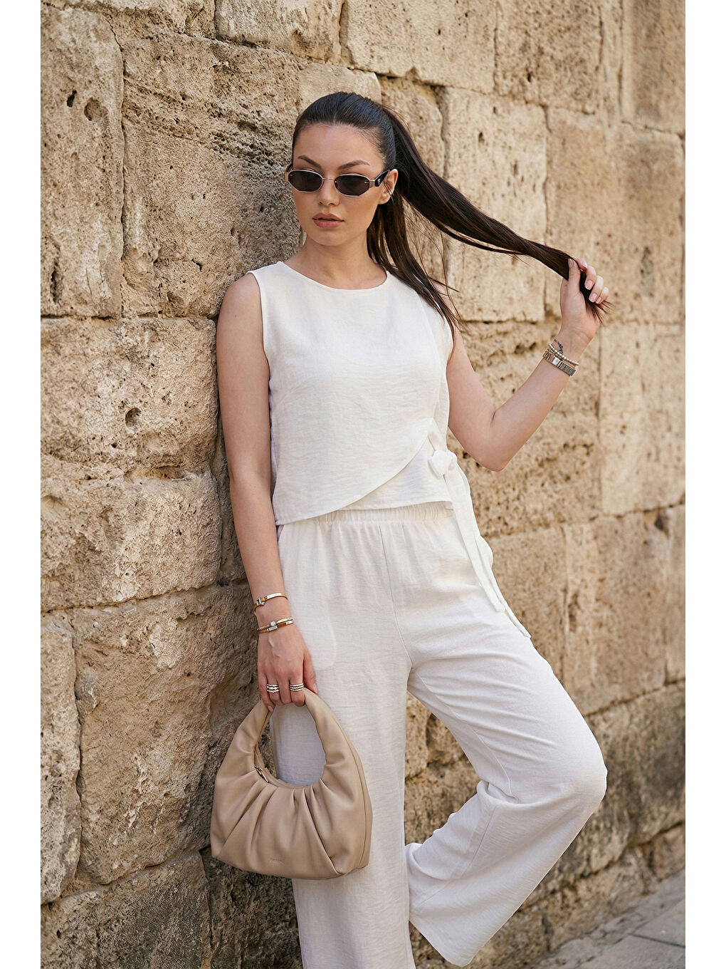 Ekru Regular Fit Bağlama Detaylı Bisiklet Yaka Kadın Takım 5866466-1