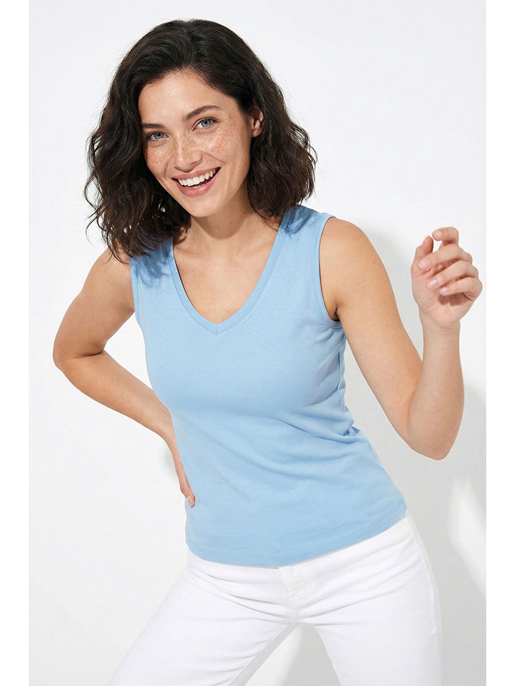 Mavi Kalın Askılı V Yaka Kadın Bluz 5864384-3