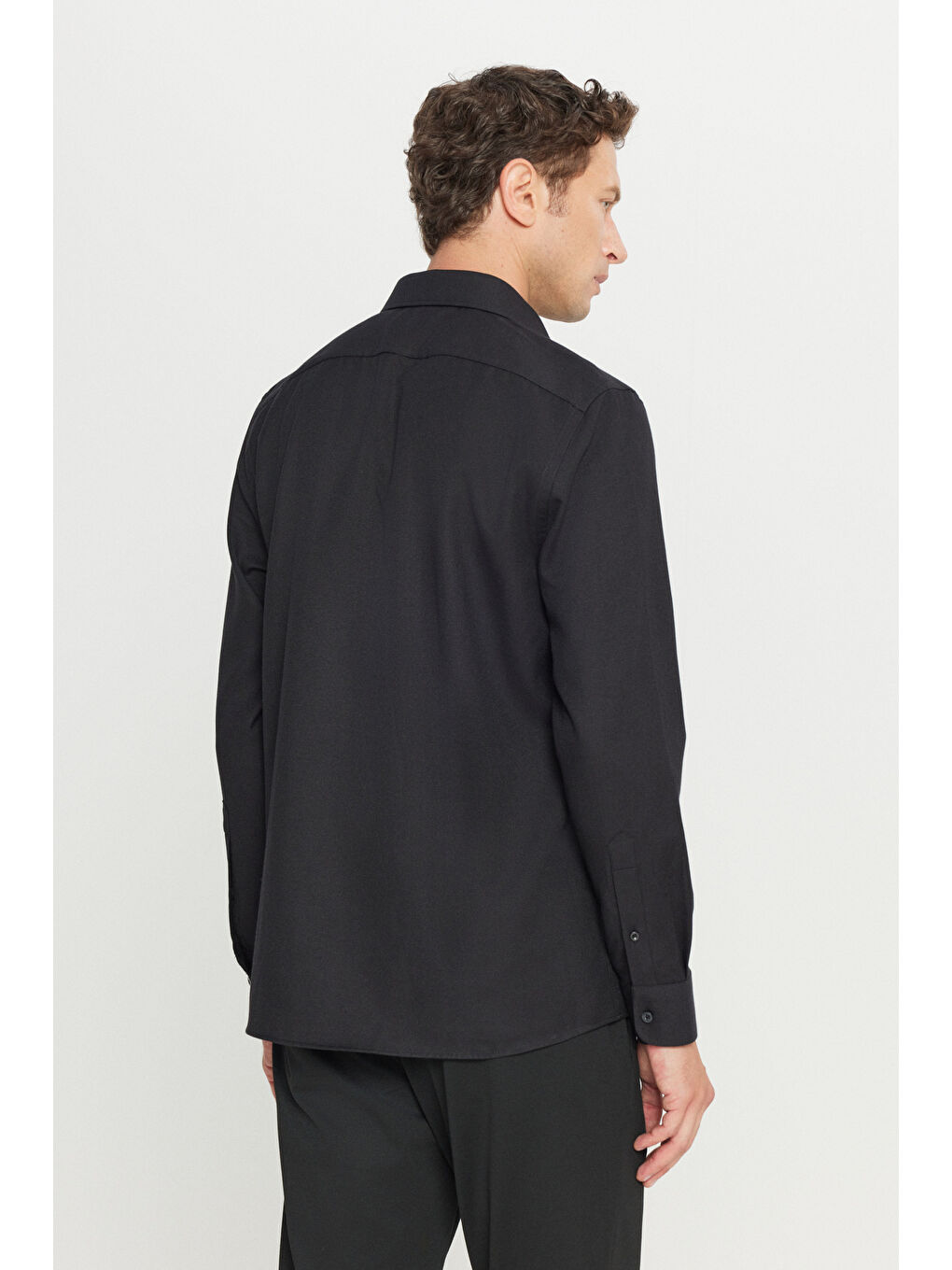 Erkek Siyah Tailored Slim Fit Dar Kesim Küçük İtalyan Yaka Armürlü Oxford Gömlek-4