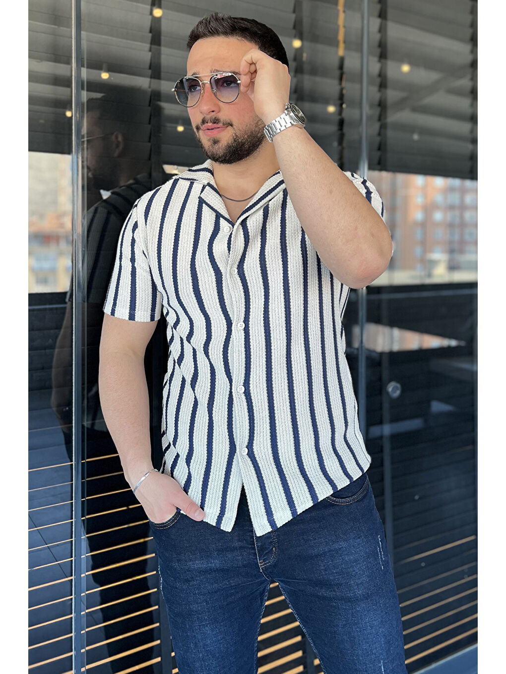 Ekru Erkek Devrik Yaka Ajurlu Çizgi Desenli Gömlek