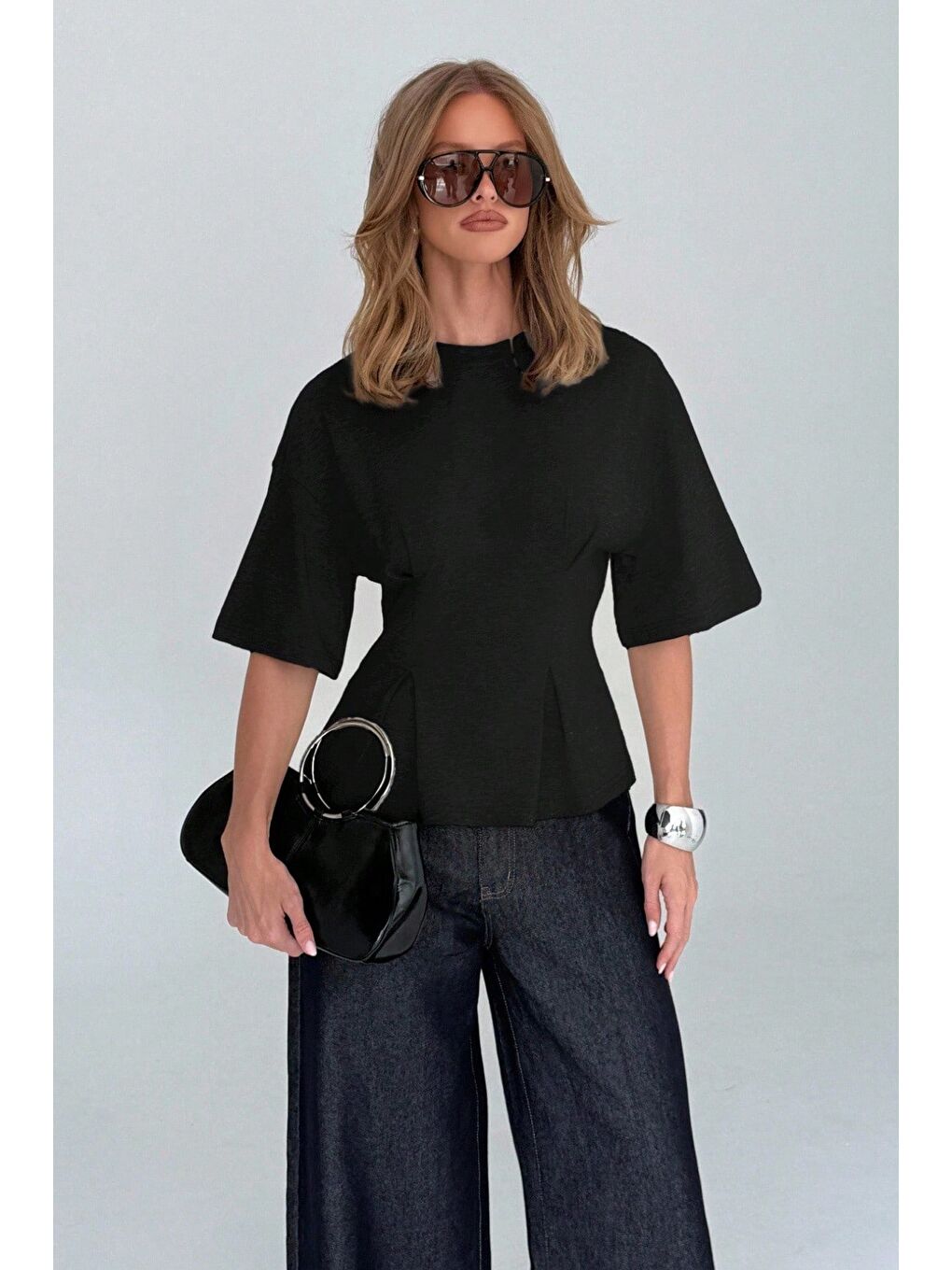 Siyah Kadın Oversize Basic Tişört Pile Detaylı Rahat Kesim Günlük Kombin