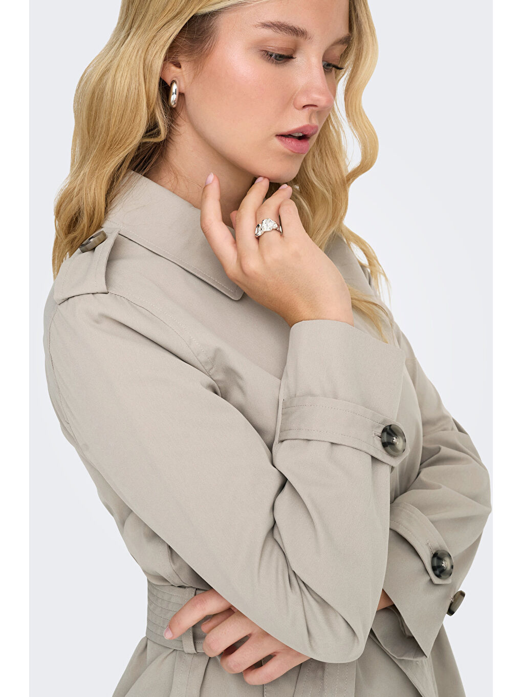 Bej Onldisa Regular Fit Düğmeli Klasik Yaka Kadın Trençkot 15369028-3
