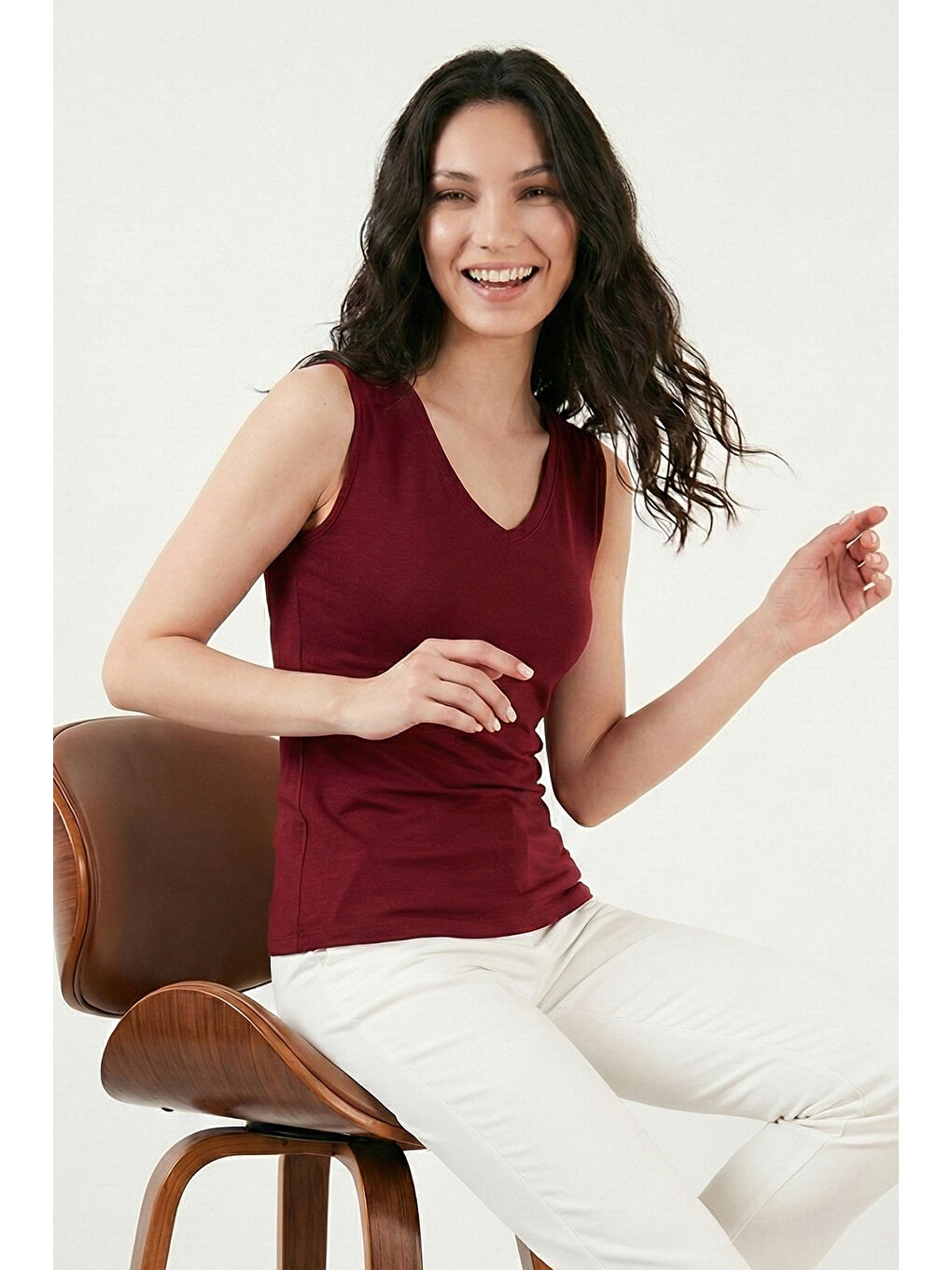 Bordo Kalın Askılı V Yaka Kadın Bluz 5864384-2